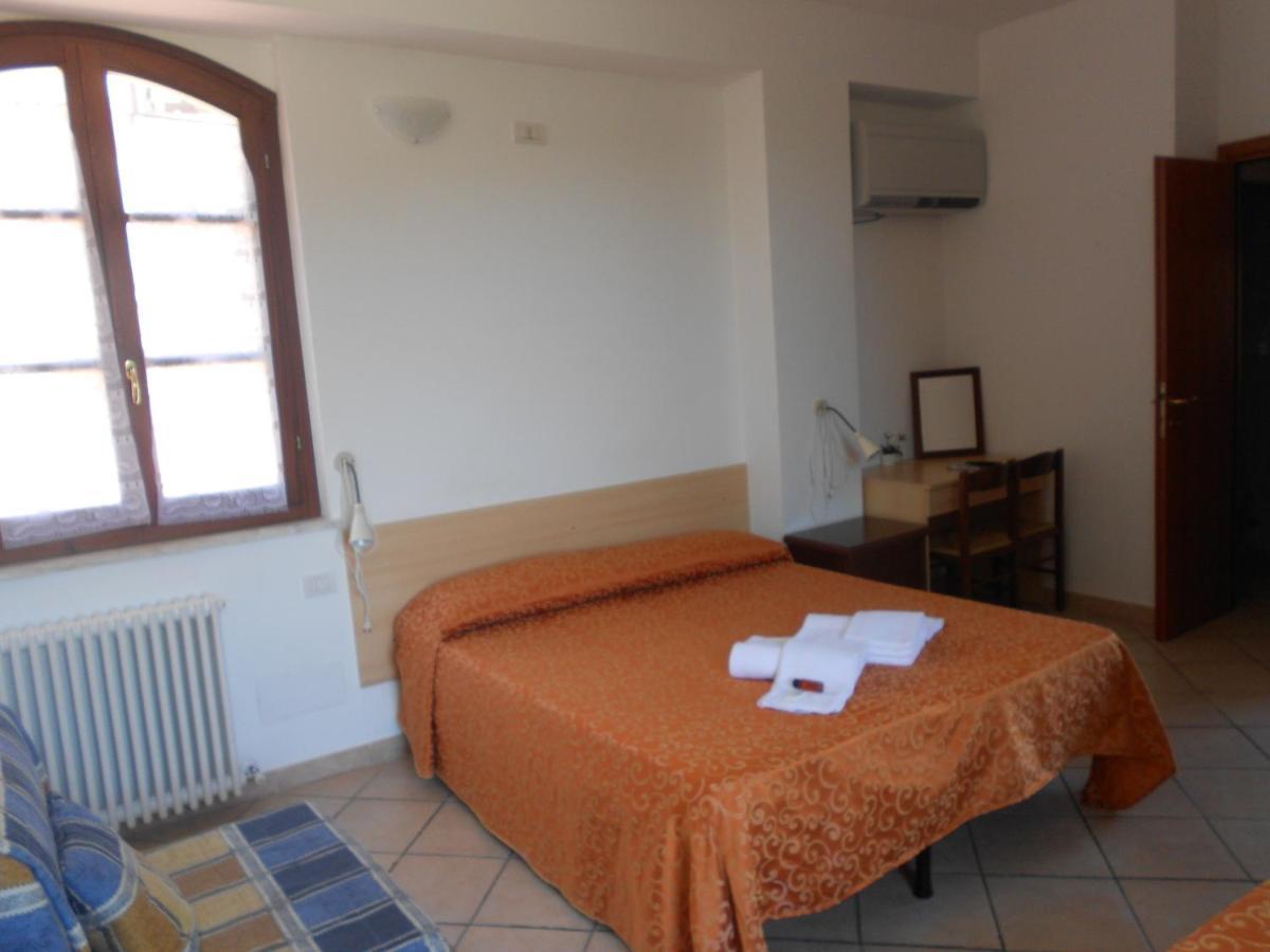Soggiorno La Primula Siena Habitación foto